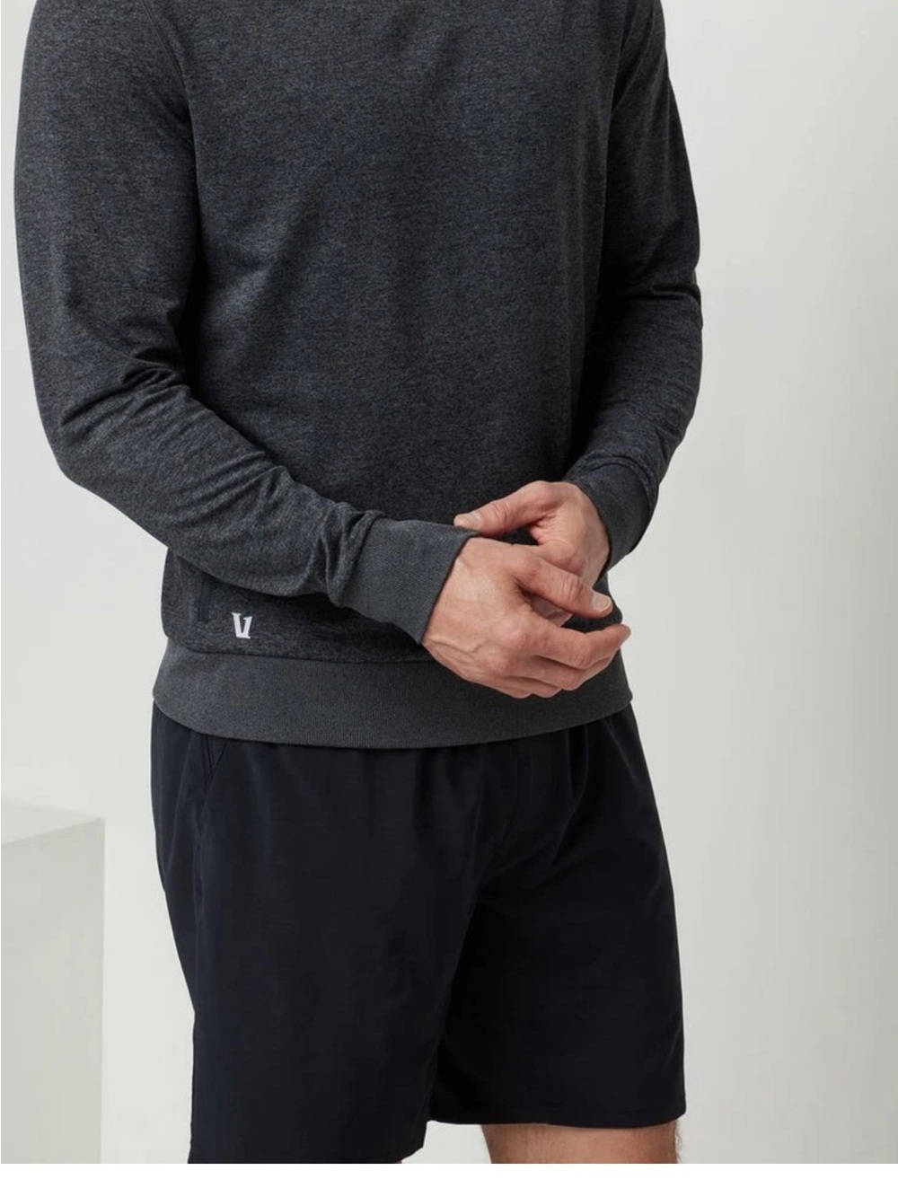 Vuori Ponto Performance Crew Sweatshirt Men Large Charcoal Heather DreamKnit EUC